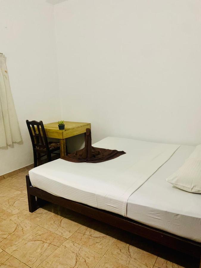 Hotel Dreamy Surf House Weligama Exterior foto
