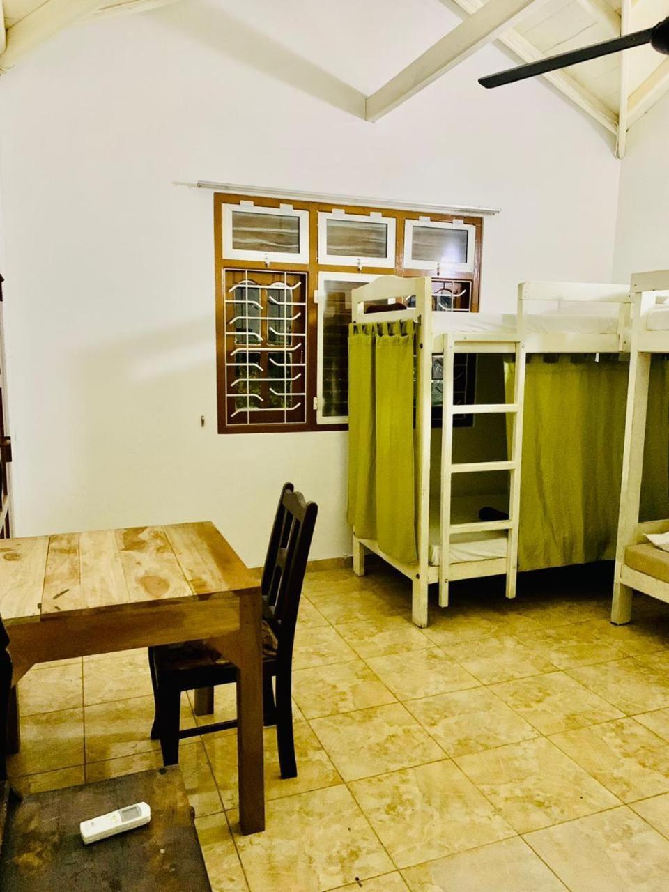 Hotel Dreamy Surf House Weligama Exterior foto